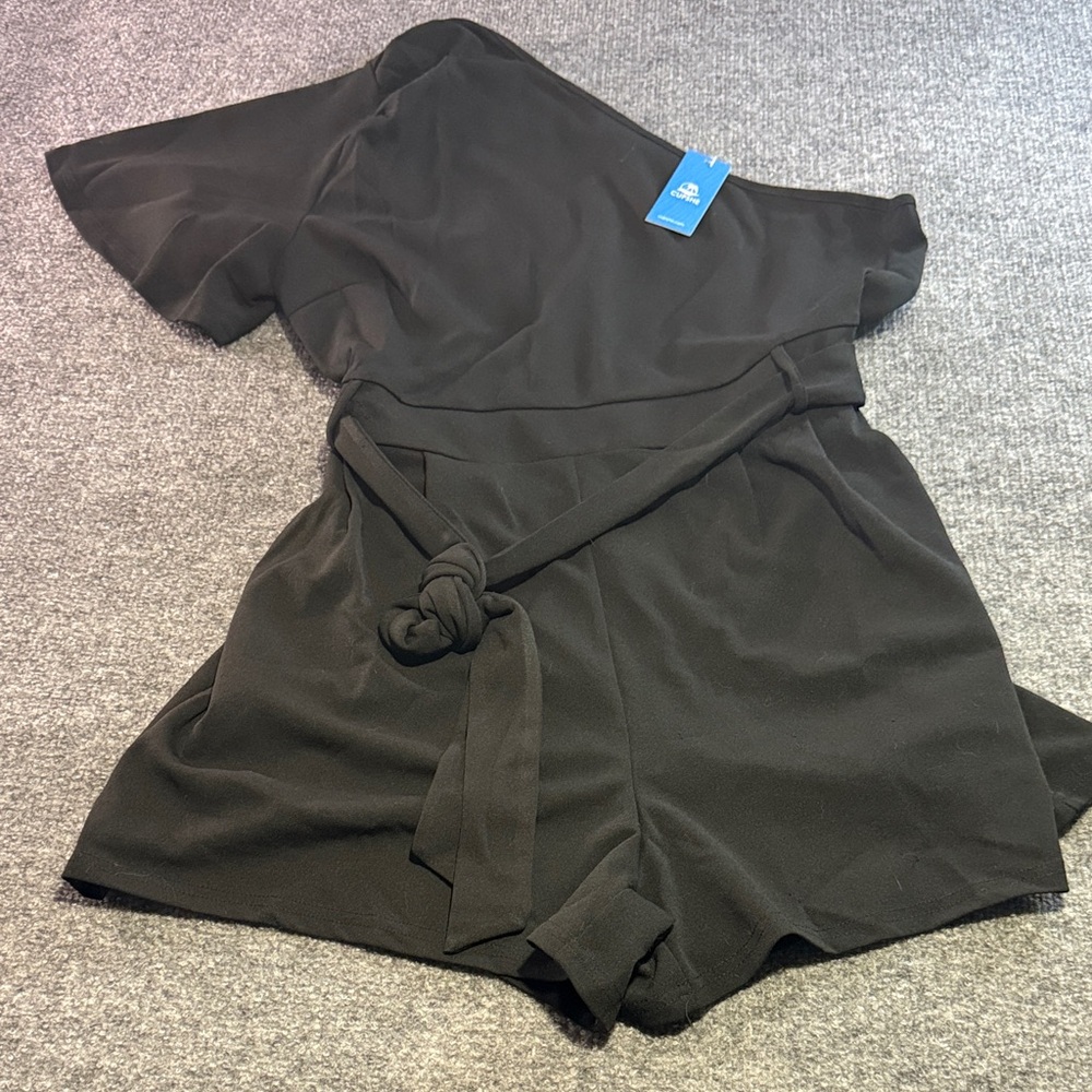 Cupshe Black One-Shoulder Romper Shorts with Tie Waist